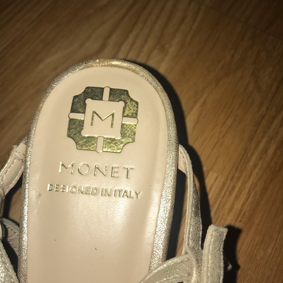 MONET ITALY 8 M Gold Anklestrap Wedges Sandals Heels EIC - Picture 4 of 8